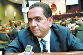 Chambre DIPUTADOS COMIENZAN CON PIE DERECHO SUS NUEVAS VACACIONES