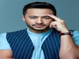 تغريبة بني هلال هي احدى السير الشعبية العربية وهذه السيرة عبارة عن. Ø¹Ù„Ù‰ Ø­Ø³ Ø§Ù„Ù…Ø¯Ø§Ø­ Ø·ÙÙ„ ÙŠØªØ³Ø¨Ø¨ ÙÙŠ Ù…ÙˆØ¬Ø© Ø§Ù†ØªÙ‚Ø§Ø¯Ø§Øª ÙˆØ§Ø³Ø¹Ø© Ù„Ø­Ù…Ø§Ø¯Ø© Ù‡Ù„Ø§Ù„ ÙˆØ§Ù„ÙÙ†Ø§Ù† ÙŠØ¹Ù„Ù‚ Ø¯Ø§Ø± Ø§Ù„Ù‡Ù„Ø§Ù„