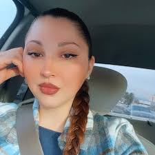 Should I start pumping breast milk at 32 weeks if I'm breastfeeding?