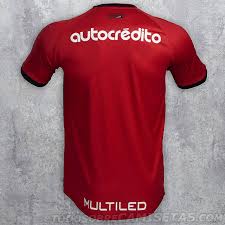 Esta camiseta retro del newells barata está confeccionada con un tejido transpirable que repele el sudor para mantenerte fresco, seco y cómodo dentro y fuera de la cancha. Cuarta Camiseta Umbro De Newell S Old Boys 2020 21