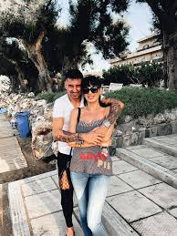 Ionel dănciulescu şi soţia au fost naşi de cununie. Ionel DÄƒnciulescu È™i SoÈ›ia VacanÈ›Äƒ De Vis In Grecia Cum AratÄƒ Miki In Costum De Baie