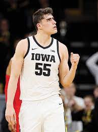 The razorbacks relied more on f justin smith, who dominated with 29 points, 13 rebounds and 5 steals. Charlie Neibergall