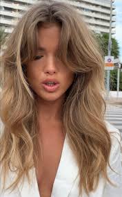 Helen Stapleton (HelenmStaples)