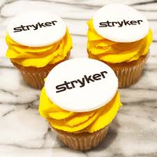 Arreglo de cupcakes de chocolate. Corporate Branded And Logo Cupcakes Cookies And Cakes In Sydney The Cupcake Room