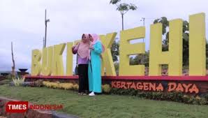 Parkir kendaraannya pun juga standar. Wisata Bukit Kehi Pamekasan Terinspirasi Dari Kegigihan Kades Zaenani Times Indonesia