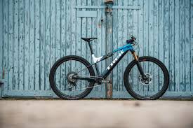 The trek supercaliber 9.9 axs team edition features the brand new rockshox fork, the #rockshoxsidsl 😲. Trek E Caliber Im Test Revolutionares 16 Kilo E Fully Mit Fazua Motor Emtb News De