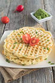 Herzhafte Waffeln Mit Kase Und Krautern Rezept Herzhafte Waffeln Fingerfood Rezepte Waffeln