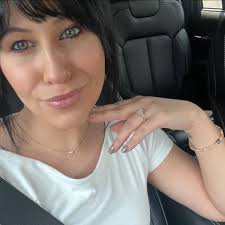 If you had your own book store, what would you name it? 📚♥️