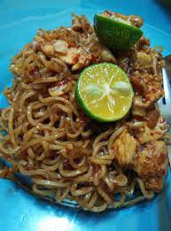 1.memilih bawang yang kualitasnya bagus pilihlah bawang merah 4.digoreng dengan api yang sedang/kecil waktu proses memasaknya, gunakan minyak yang banyak dan dengan api yang kecil agar tidak cepat. Resepi Maggi Goreng Mamak Simple