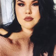 Sarah Heintz's Instagram, Twitter & Facebook