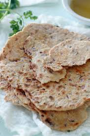 Galettes De Semoule A L Oignon Et Epices Pain Plat Cuisine Culinaire