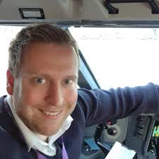 I'm incredibly excited to be able to announce that I'll be joining easyJet  as a Second Officer.