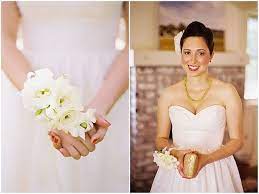 Can a maid of honor wear a corsage at a wedding? Wrist Corsage Instead Of A Bridal Bouquet I Love This Design Bridal Corsage Luxury Wedding Corsage Wedding