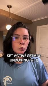 Lilly Laughlin's Instagram, Twitter & Facebook