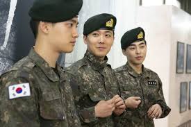Sm entertainment announced today (april 9) that exo member xiumin will enlist in south korea's armed forces next month to. V Live
