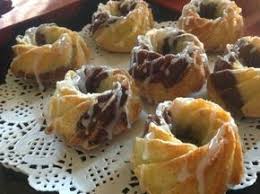 Halouwa Khamiya Ingredients 1 2 Bol De Sucre 125gr De Beurre Mou 1 2 Verre De Maizena 2 Oeufs 1 Entier Et Gateau Sec Recette Gateau Sec Recettes De Cuisine