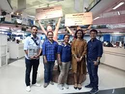 Un post su instagram e 6 minuti di «buio» hanno permesso agli inquirenti di arrivare ai responsabili. Wartawan Timor Leste Kunjungi Kota Surabaya Dalam Familiarization Trip Kbri Dili