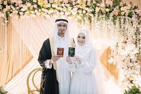 Meja makan pengantin apk son sürüm indir için pc windows ve android (1.0). Nikah Di Kua Intip 9 Ide Dekorasi Pernikahan A La Vebby Palwinta