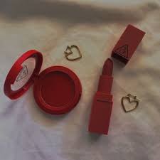 Trendy cute red retro aesthetic 90s flames background! Make Up 90s And Red Aesthetic Image 6106119 On Favim Com