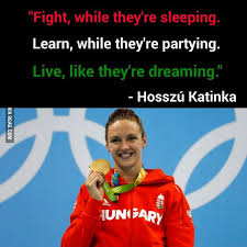 Katinka hosszu bate el récord de 200 estilos, una prueba ensombrecida por el dopaje y por las marcas con los bañadores prohibidos. Hungarian Swimmer Hosszu Katinka Won For The First Time In The Olympic Games Yesterday With A New World Record Time Olympic Games Swimmer Swimmer Memes