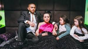 أسرح بخاطري كلما سمعت صوتك ترتجف يدي كلما خط القلم باسمك تتلعثم الكلمات كلما تذكرت عيونك فهل سكنتني وأنا لا أدري. Ø¨Ø§Ù„ØµÙˆØ± ÙƒÙŠÙ ØªØºÙŠØ± Ø´ÙƒÙ„ Ø¨Ù†Ø§Øª Ø£Ø­Ù…Ø¯ Ø²Ø§Ù‡Ø±