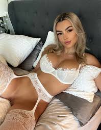 Tiffany Hoe - Free pics, galleries & more at Babepedia