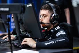 KSCERATO sobre top 9: "Para brasileiro sempre é mais difícil"