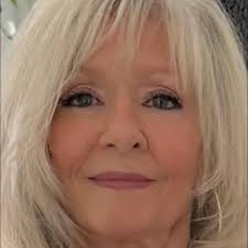 Why do TV show participants wear the same outfit throughout the season?