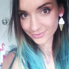 Le 24 octobre dernier, natoo était invitée dans on n'est pas couché pour faire la promotion de son livre, icônne (éditions michel lafon). Natoo Nextplz