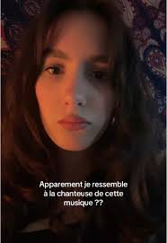 @Lila-May tu en penses quoi ? #twin #omg #ressemblance