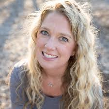 Beth Luken's Instagram, Twitter & Facebook