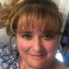 Amy Anzalone's Instagram, Twitter & Facebook