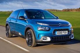 C4 cactus është përmirësuar ndjeshëm, duke adoptuar cues klasik të segmentit në aspektin e teknologjisë dhe motorëve, ndërkohë. New Citroen C4 Cactus Puretech 110 Petrol Uk Review Citroen C4 Citroen Car Lease