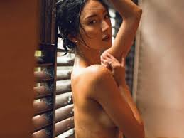 菜々緒、ほぼ全裸なシャワーショットで美ボディあらわに！ 際どく過激な姿で妖艶な表情を見せる(22) - All About ニュース