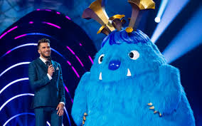 Idk if the masked singer has taken control of my brain, but frankly, i find this charming. The Masked Singer Episode 2 Recap Shamelessly Kitschy Hallucinatory And Highly Addictive