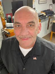 Dadalup Dadalup Dadalup. Top of the morning from Heads Up Barbershop where  legends get their haircut.Open at 7am-4pm.Walk-ins welcomed.That's  freedom.Handicap accessible.That's service.From fades to tapers we do it  all.How's your PMA?Terrific.And you