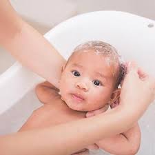 Fill the bath with 8 cm to 10 cm of warm water. How To Bathe A Newborn 10 Simple Steps Mustela Usa