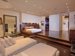 Luxurious Californian Mansion Bedroom Jpg 600 450 Modern Luxury Bedroom Modern Luxury Bedroom Furniture Luxurious Bedrooms