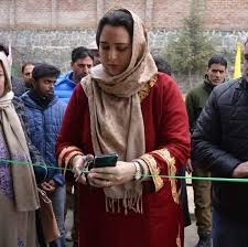 Yang fan . muhammad adnan. Dc Budgam Dr Sehrish Asgar Inaugurates Free Coaching Centre In Budgam Kashmir Age