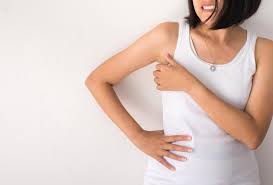 Rashes under the armpit are often caused by underarm deodorant that contains irritating materials. Armpit Rash Causes Treatment And Prevention Lume Deodorant