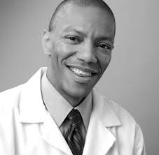 Who knew you had so many doctors in your family? ¿Quién hubiera pensado que  tenía tantos médicos en su familia?