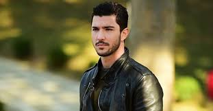 May 21, 2021 · emniyet genel müdürlüğü kaçakçılık ve organize suçlarla mücadele şube müdürlüğü ekipleri, ege ve akdeniz bölgesi'nde faaliyet gösterdiği belirlenen suç örgütlerine yönelik. Mevlana Dizisinde Oynayacak Olan Kaan Yildirim In Partneri Kim Oldu