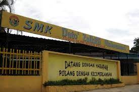 Sebelum menjalani pemeriksaan, kamis (18/1/2018). S M K Dato Zulkifli Muhammad Smkdzm Secondary School Mapio Net