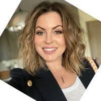 Kelsey Downey's Instagram, Twitter & Facebook