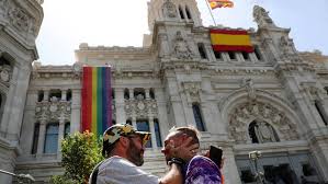 Embajada de suecia madrid, españa. El Ayuntamiento De Madrid Desplaza La Bandera Del Orgullo Y Coloca Una De Espana Madrid El Pais