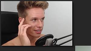 Concrafter (meistens als luca bezeichnet) ist ein clasher, der in der zweiten staffel seinen ersten auftritt hatte und in clash a eingeteilt wurde. Luca Concrafter