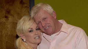 Who is Lorrie Morgan's spouse? Current partner and dating history