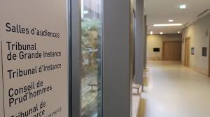 Le procureur de la république ou le juge de paix peut en faire recours, par ordonnance motivée, contre les débiteurs de mauvaise foi. Un Juge D Instruction Trouve De Toute Urgence Au Tribunal De Beziers