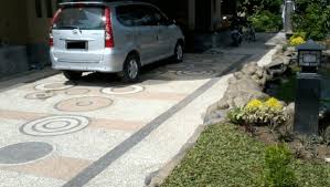 Model garasi mobil yang mudah diikuti. Lantai Carport Batu Alam Sederhana Tapi Eksentrik