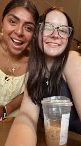 riley (@riley..roach)